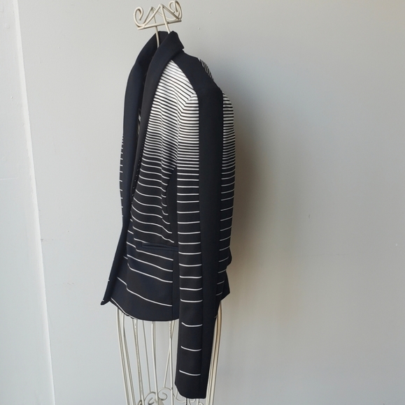 Carmen Marc Valvo Blazer - Picture 7 of 10